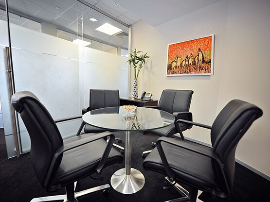 meeting-room-tornado-tower-doha